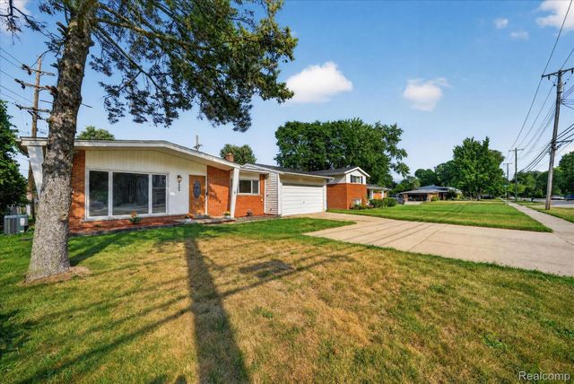 8599 Clinton River Road, Sterling Heights, MI 48314