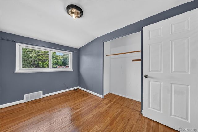 8599 Clinton River Road, Sterling Heights, MI 48314