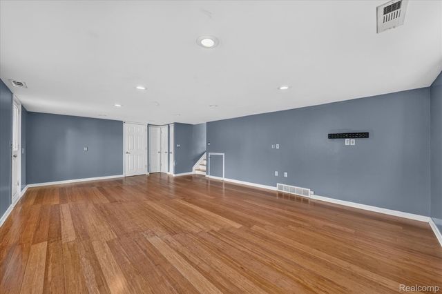 8599 Clinton River Road, Sterling Heights, MI 48314