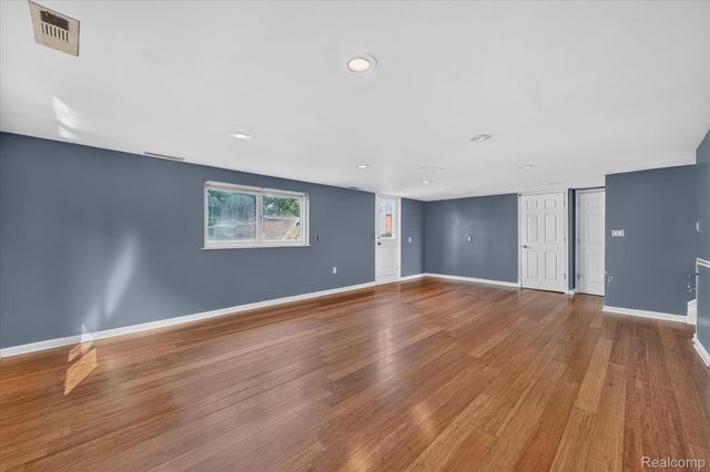 8599 Clinton River Road, Sterling Heights, MI 48314