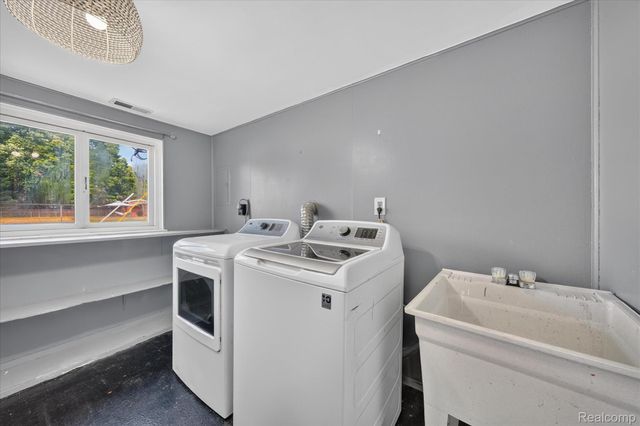 8599 Clinton River Road, Sterling Heights, MI 48314