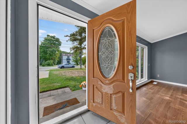 8599 Clinton River Road, Sterling Heights, MI 48314
