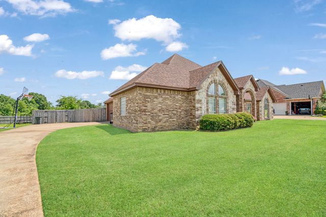 3630 Darnell Drive, Paris, TX 75462