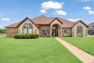 3630 Darnell Drive, Paris, TX 75462