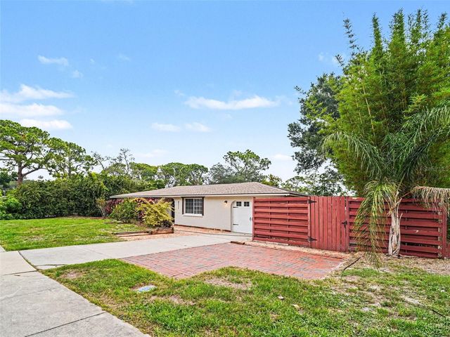 2111 FAIRFIELD AVENUE, Sarasota, FL 34232