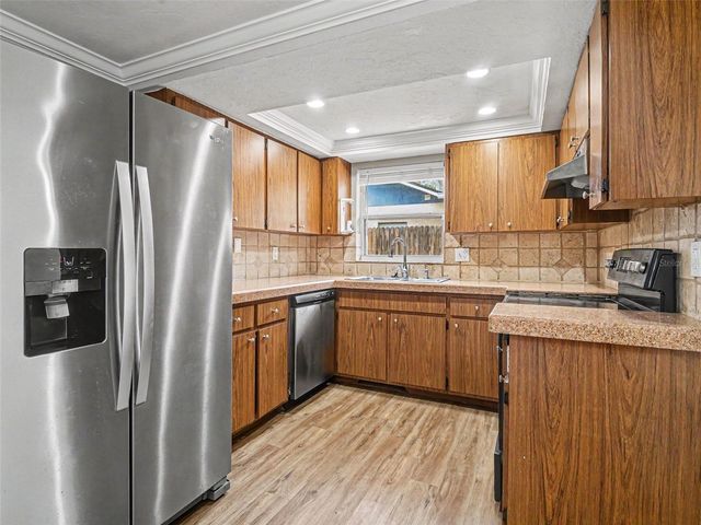 2111 FAIRFIELD AVENUE, Sarasota, FL 34232