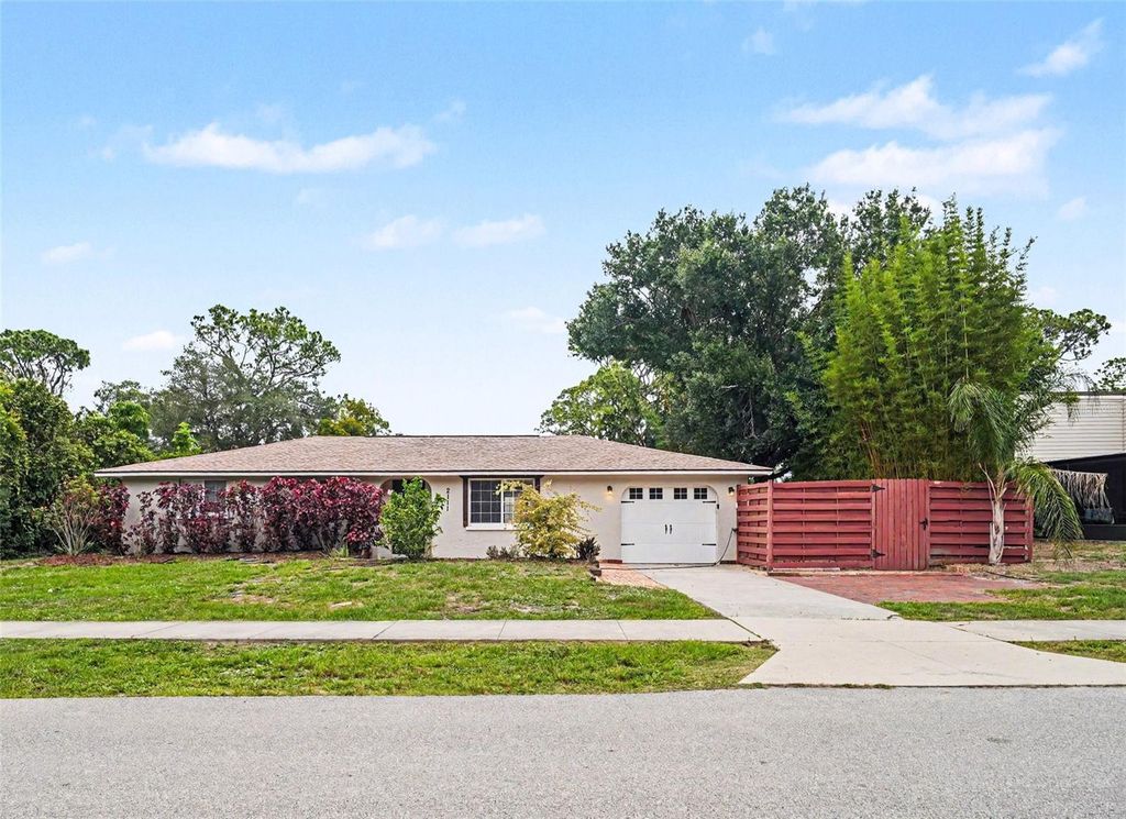 2111 FAIRFIELD AVENUE, Sarasota, FL 34232