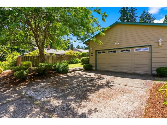 15027 Sw BARCELONA Way, Beaverton, OR 97007