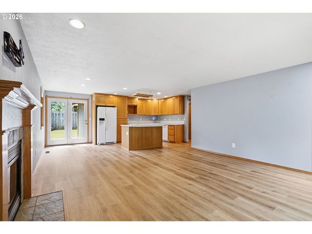 15027 Sw BARCELONA Way, Beaverton, OR 97007