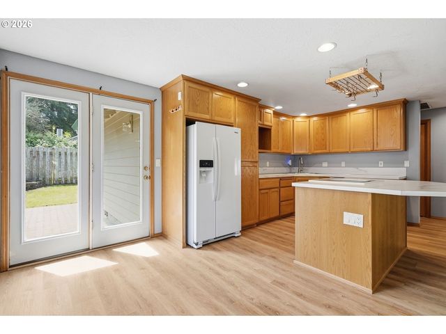 15027 Sw BARCELONA Way, Beaverton, OR 97007