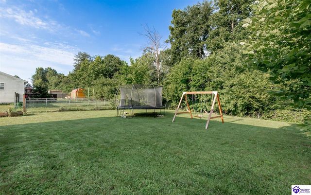 1889S S Woodland Drive, Radcliff, KY 40160