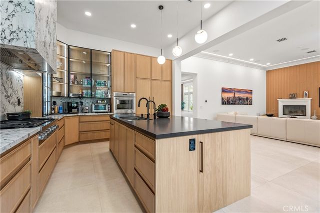 25410 PRADO DE LAS BELLOTAS, Calabasas, CA 91302