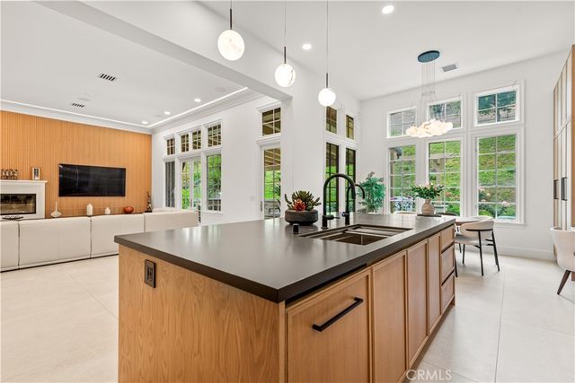 25410 PRADO DE LAS BELLOTAS, Calabasas, CA 91302