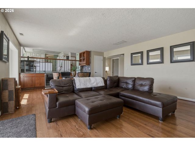 650 Nw BRADY Rd, Camas, WA 98607