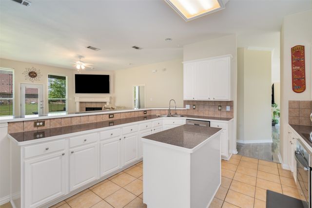 921 Mallory Drive, Midlothian, TX 76065