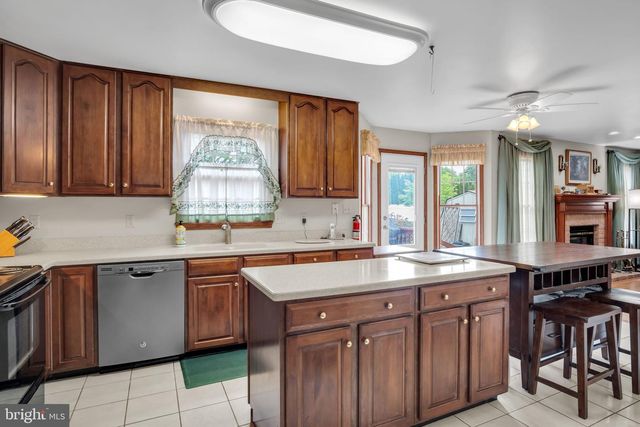 38 MAYBERRY LANE, Mechanicsburg, PA 17050
