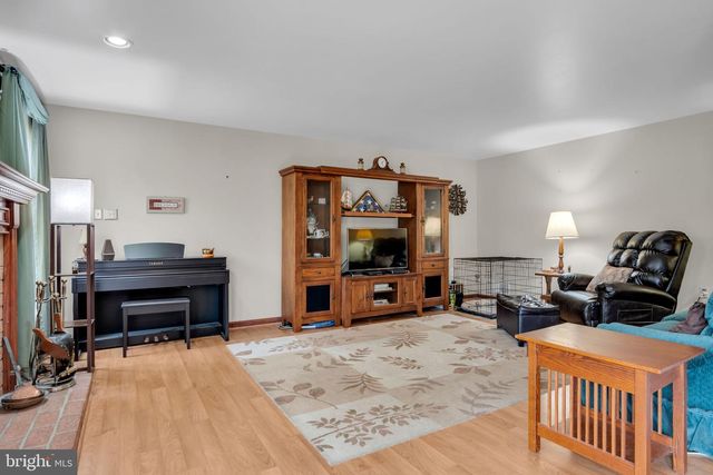 38 MAYBERRY LANE, Mechanicsburg, PA 17050