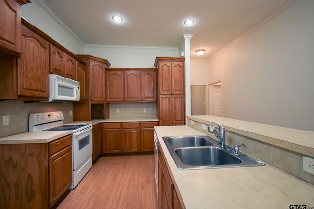 5133 Avenham Ct, Tyler, TX 75703