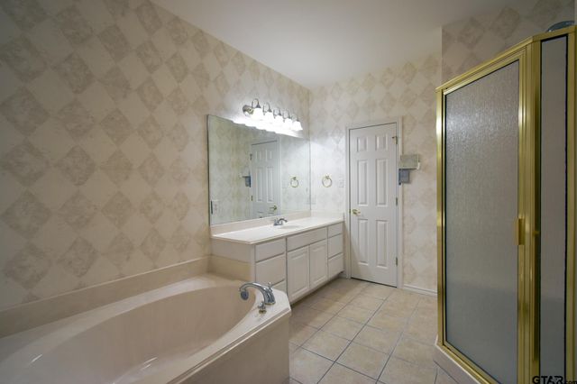 5133 Avenham Ct, Tyler, TX 75703