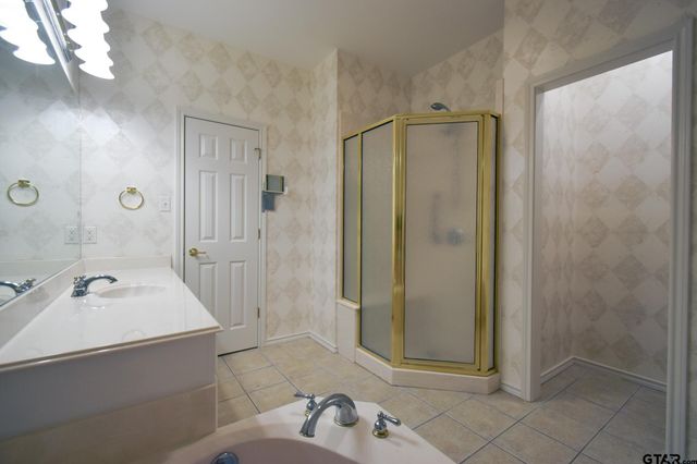 5133 Avenham Ct, Tyler, TX 75703