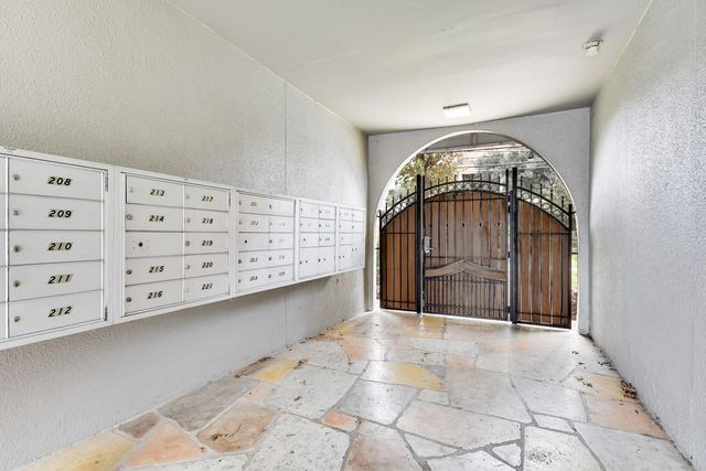 3110 Red River ST 221, Austin, TX 78705