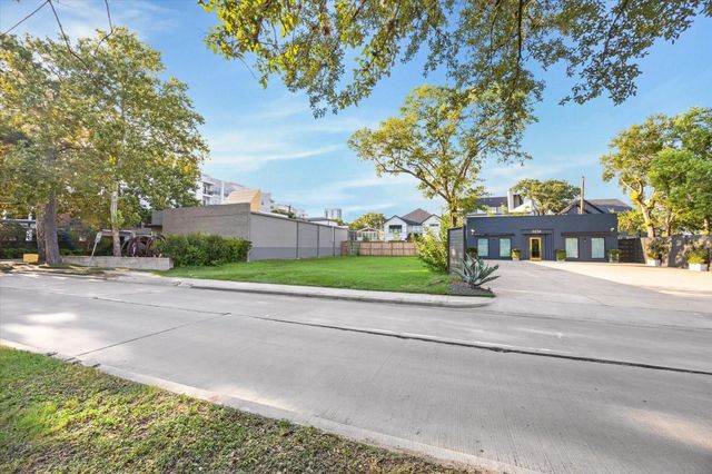 2238 Richmond Avenue, Houston, TX 77098