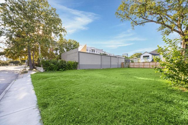 2238 Richmond Avenue, Houston, TX 77098