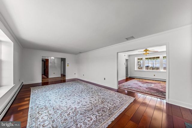 1522 EVERGREEN LN, Berwyn, PA 19312