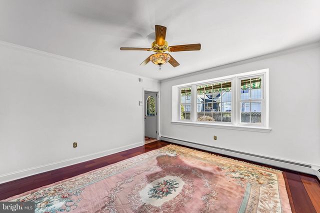 1522 EVERGREEN LN, Berwyn, PA 19312