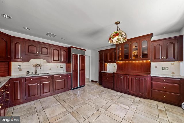 1522 EVERGREEN LN, Berwyn, PA 19312
