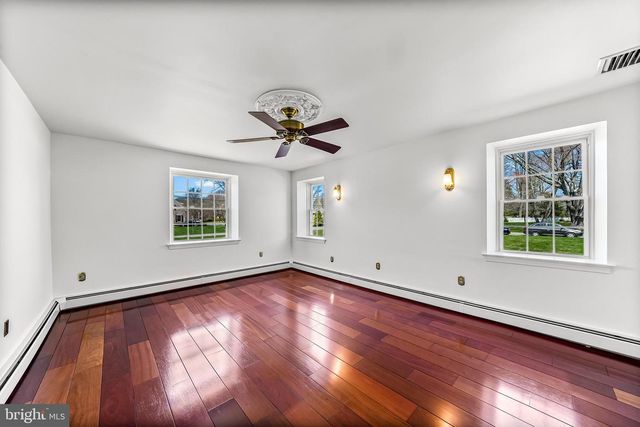 1522 EVERGREEN LN, Berwyn, PA 19312