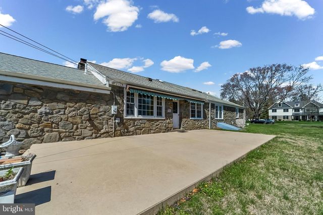 1522 EVERGREEN LN, Berwyn, PA 19312