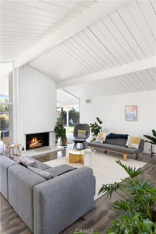 610 E Briardale, Orange, CA 92865