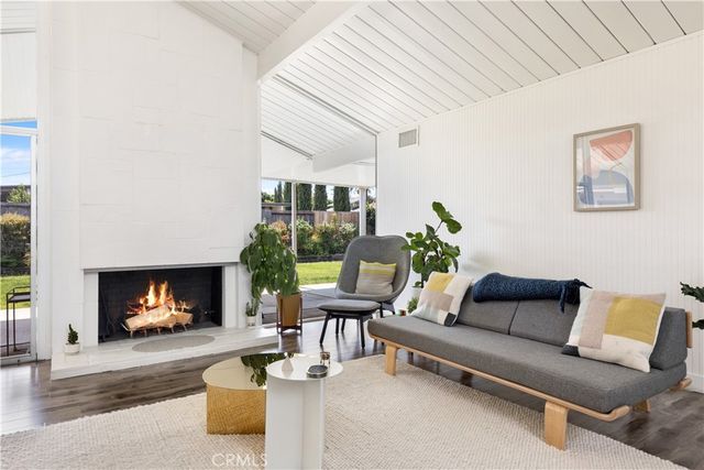 610 E Briardale, Orange, CA 92865