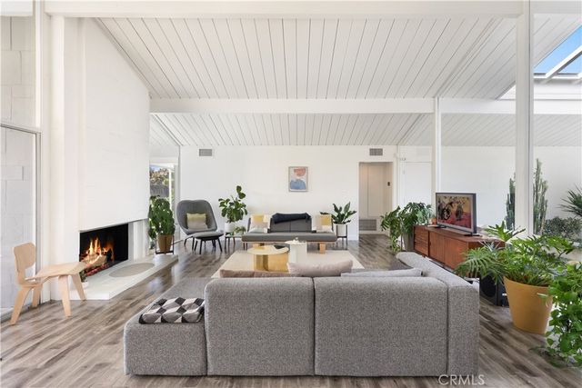 610 E Briardale, Orange, CA 92865