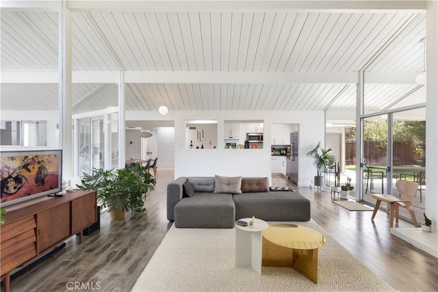 610 E Briardale, Orange, CA 92865