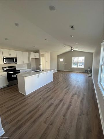 707 Trotter Street, Thomasville, NC 27360