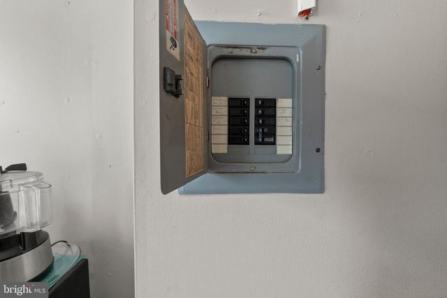 28 E 25TH ST, Baltimore, MD 21218