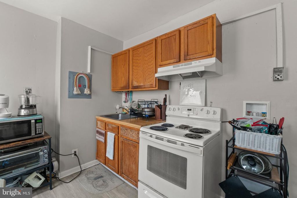 Image 12 of property listing at 28 E 25TH ST, Baltimore, MD 21218