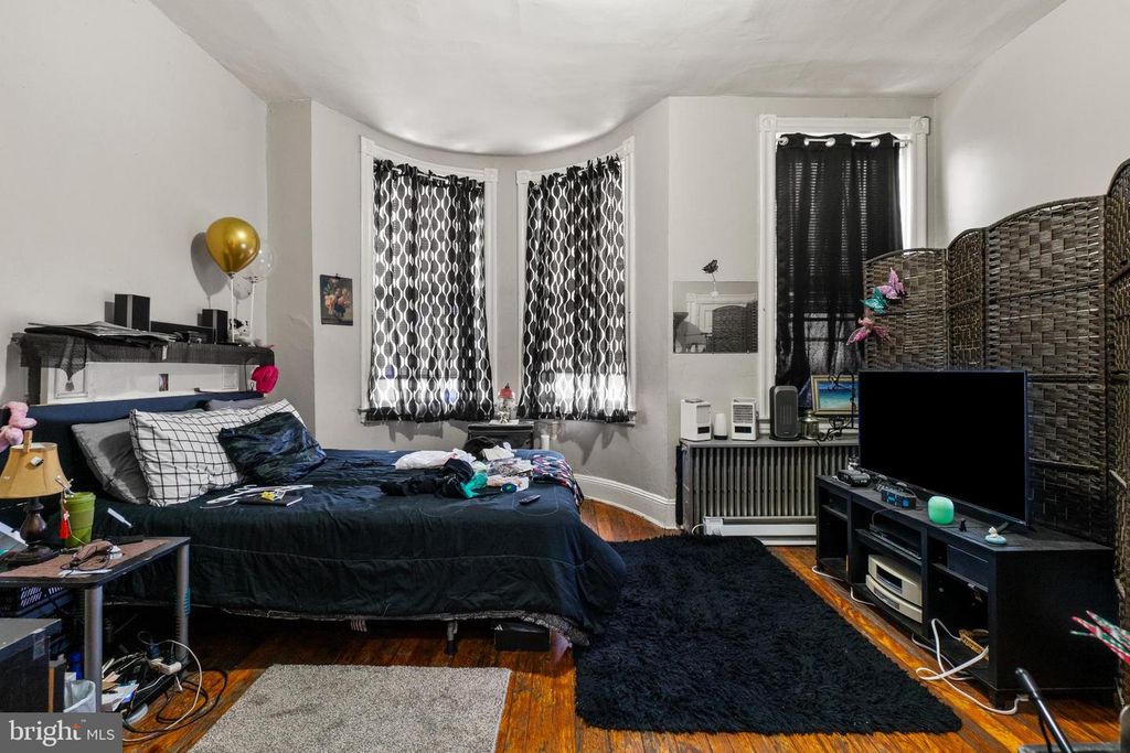 Image 17 of property listing at 28 E 25TH ST, Baltimore, MD 21218