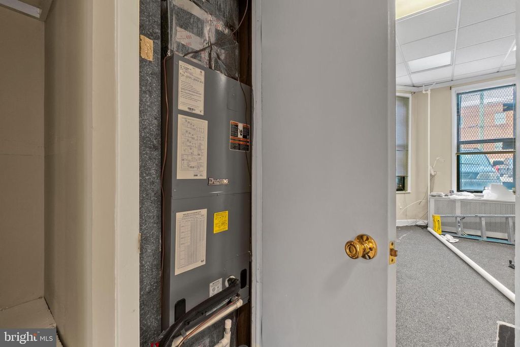 Image 34 of property listing at 28 E 25TH ST, Baltimore, MD 21218