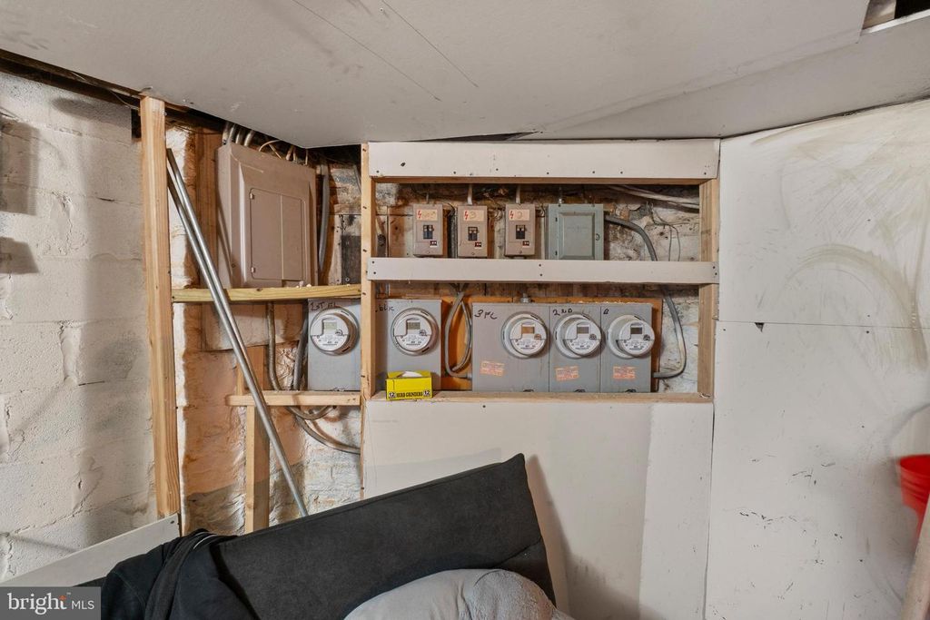 Image 37 of property listing at 28 E 25TH ST, Baltimore, MD 21218