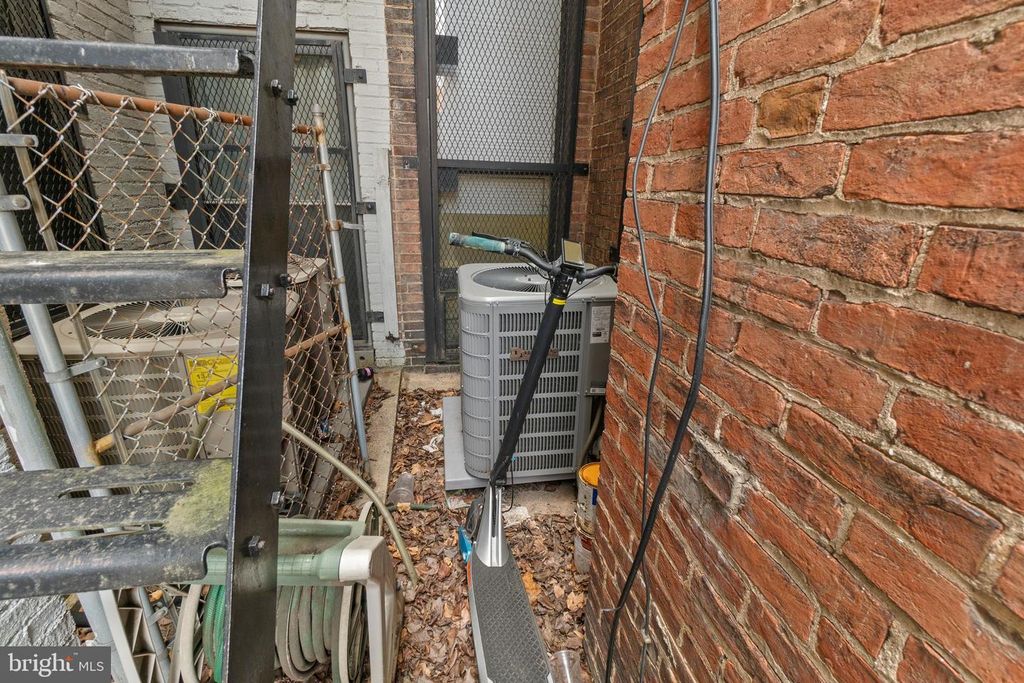 Image 38 of property listing at 28 E 25TH ST, Baltimore, MD 21218