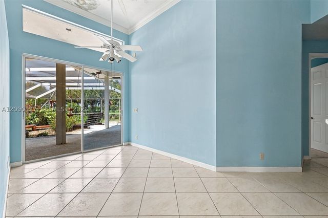 173 Orange Tree Dr, Atlantis, FL 33462
