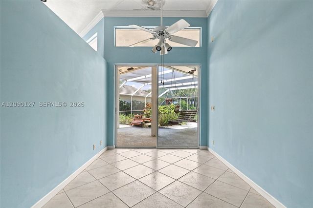 173 Orange Tree Dr, Atlantis, FL 33462