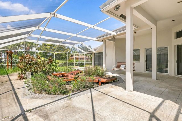 173 Orange Tree Dr, Atlantis, FL 33462