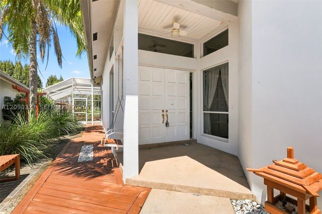 173 Orange Tree Dr, Atlantis, FL 33462