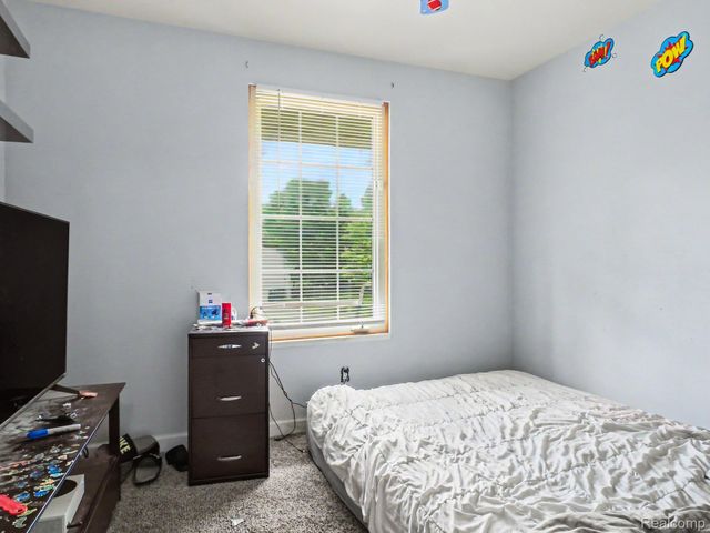 428 Carrie Drive, Flushing, MI 48433