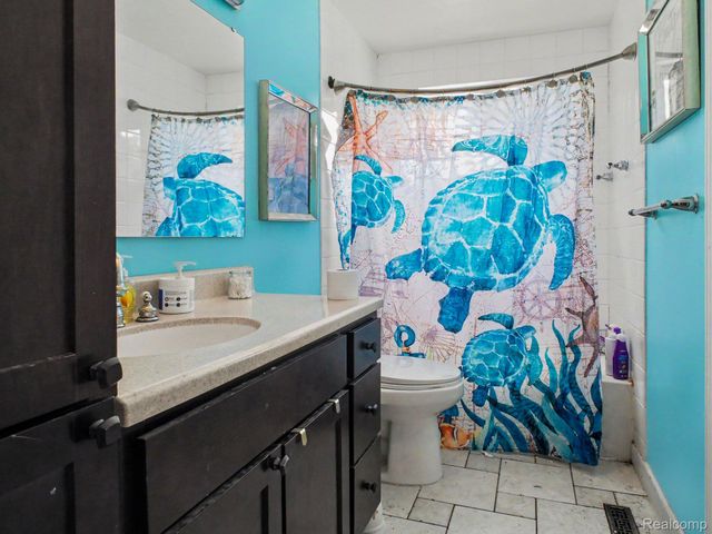 428 Carrie Drive, Flushing, MI 48433