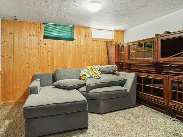 428 Carrie Drive, Flushing, MI 48433